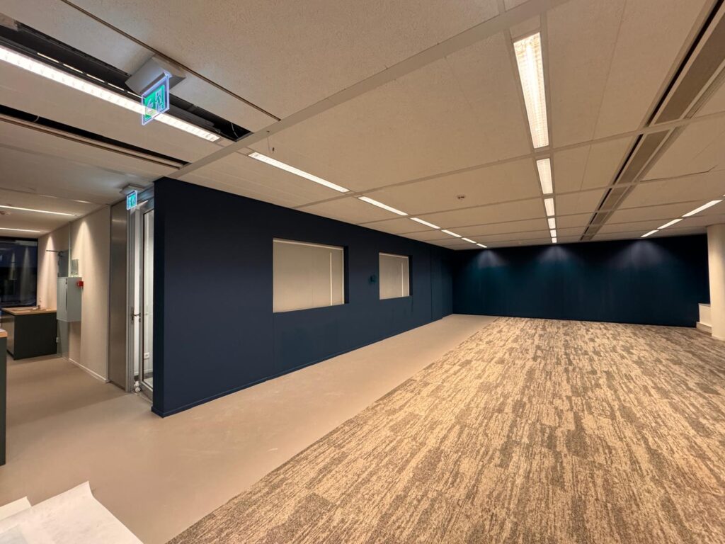 Kantoorruimte spuiten in Amsterdam-Zuidoost