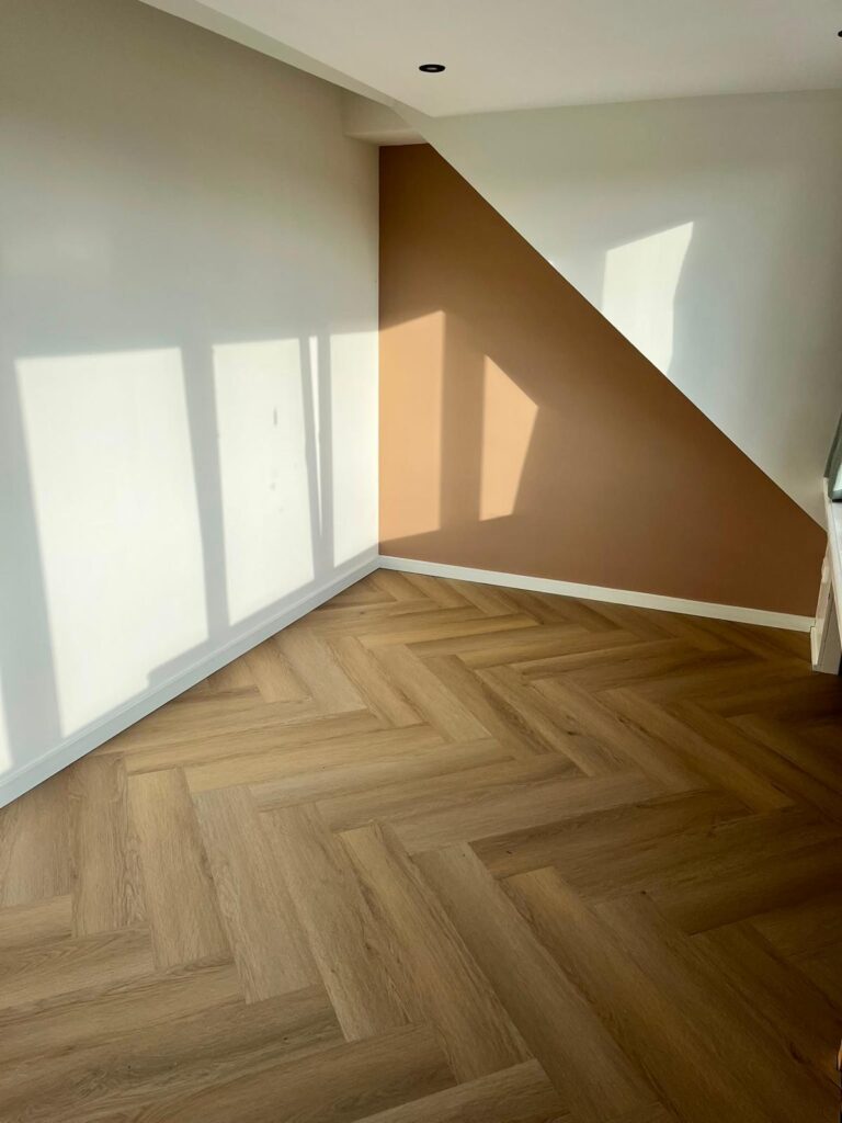 zolder stucen en spuiten Leiderdorp
