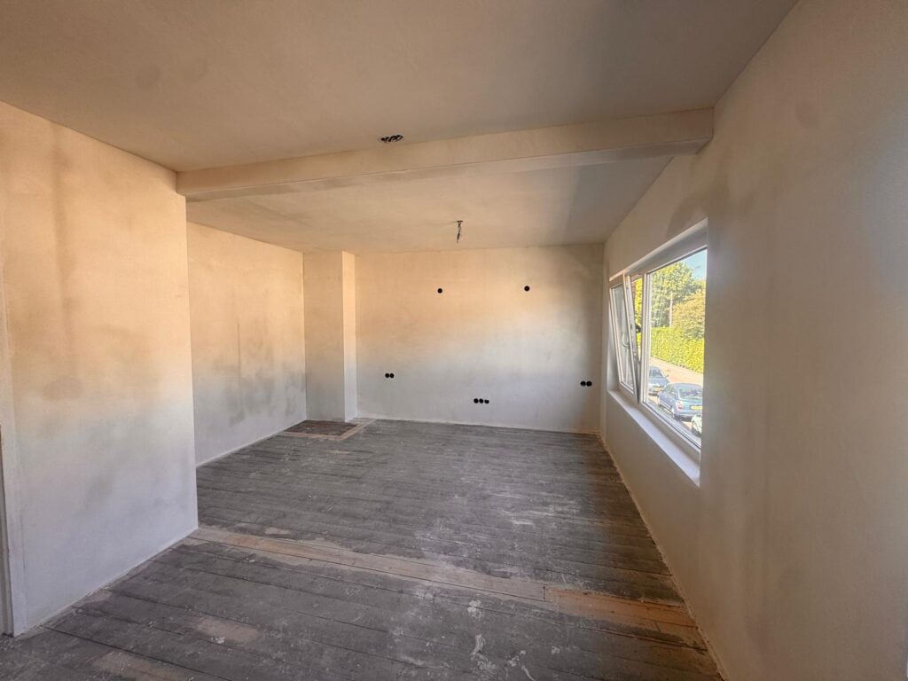 woning stucen Roelofarendsveen