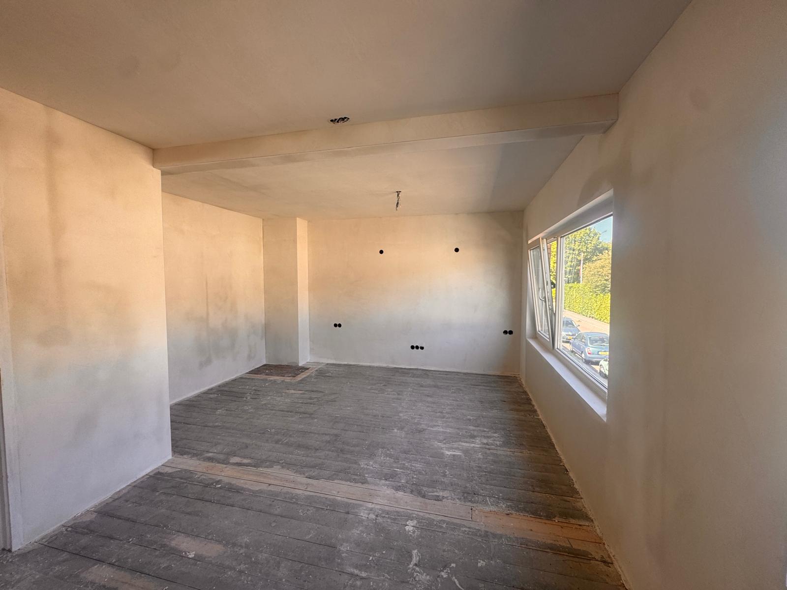 woning stucen Roelofarendsveen