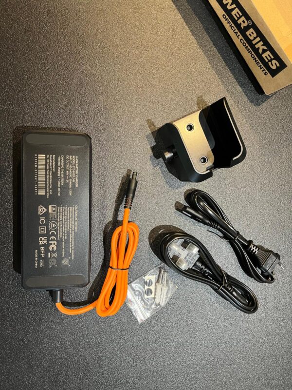 Oplader Rad Power Bike 48V - 2A - Afbeelding 2
