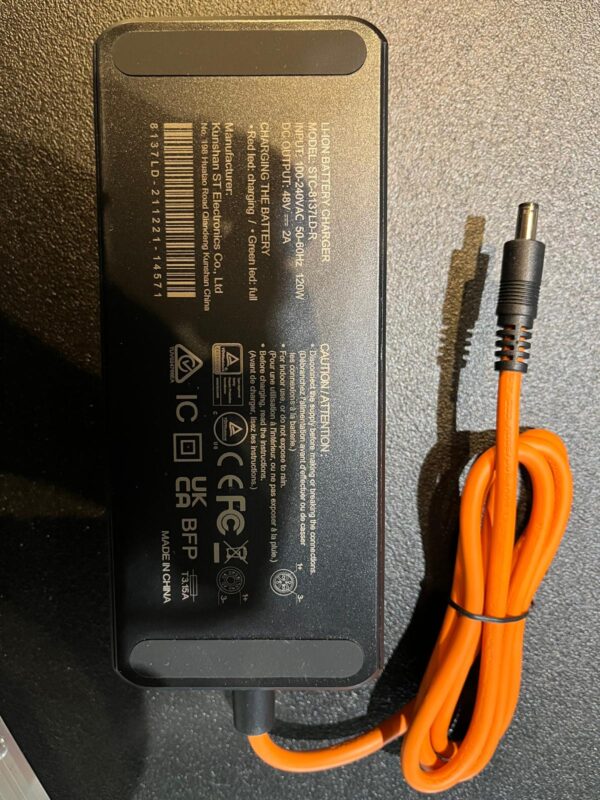 Oplader Rad Power Bike 48V - 2A - Afbeelding 8