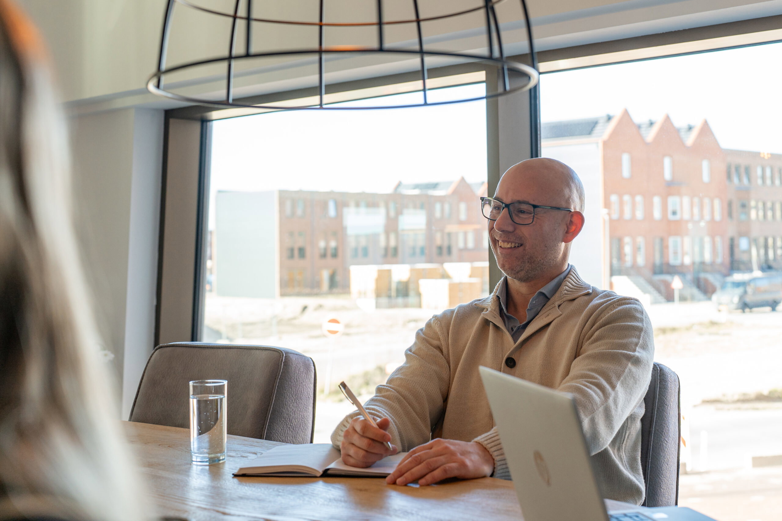 Incassospecialist van Incassonet in gesprek