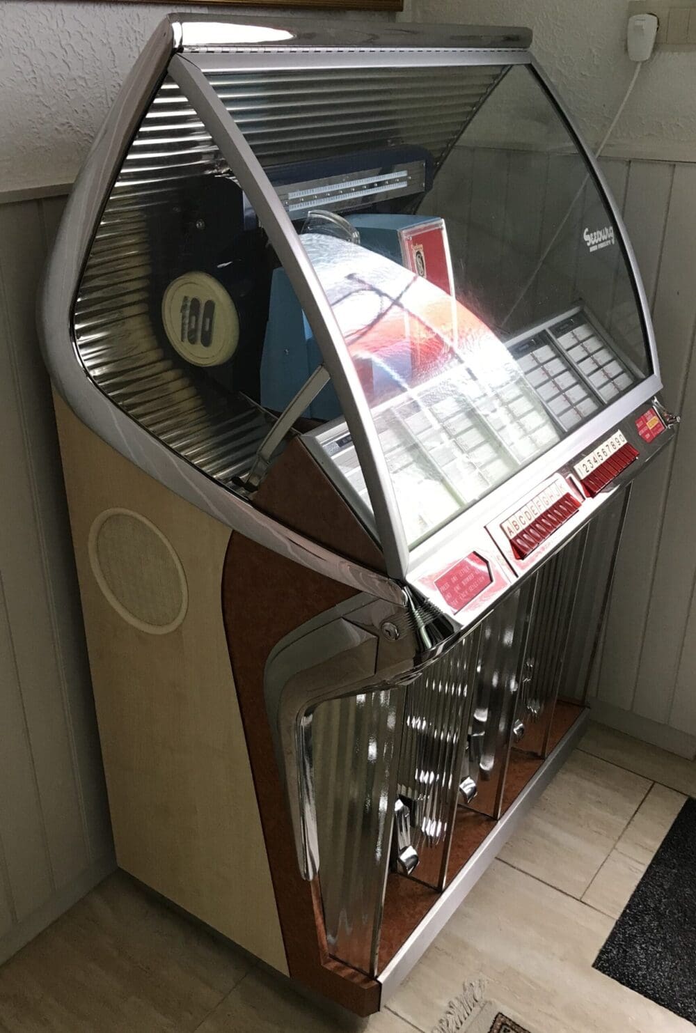 Seeburg HF100R Gerestaureerd 1954 Zéér mooi en goed! VERKOCHT - Afbeelding 4