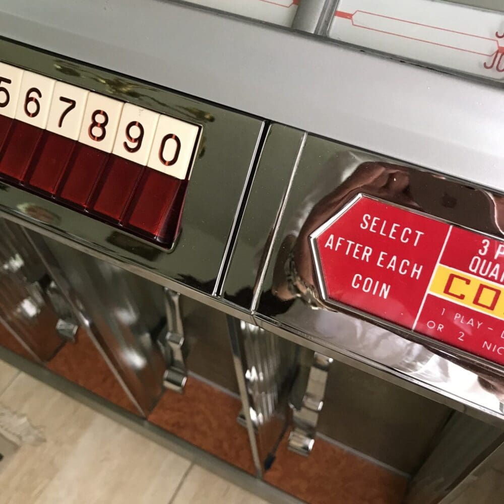 Seeburg HF100R Gerestaureerd 1954 Zéér mooi en goed! VERKOCHT