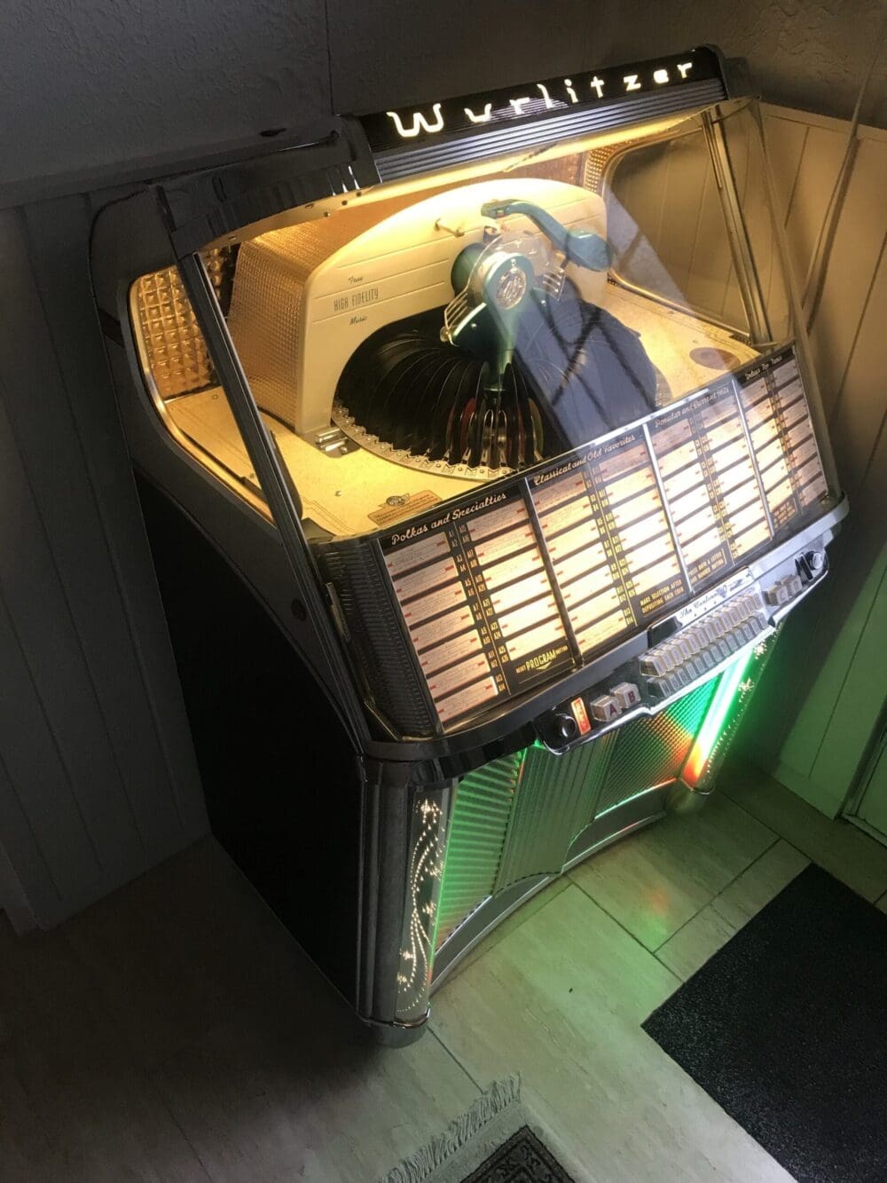 Wurlitzer 1900 “Centennial” Jukebox 1956