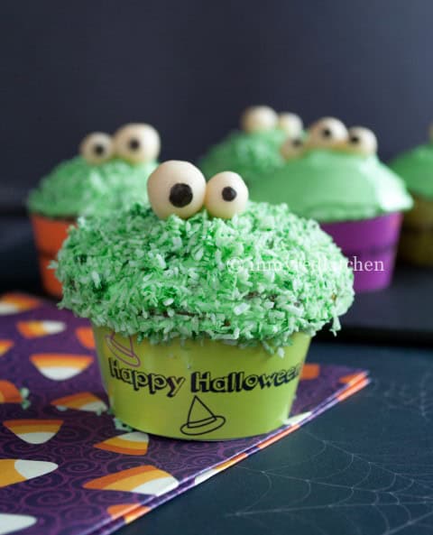 Halloween Hapjes: Green Monster Pandan Cupcakes