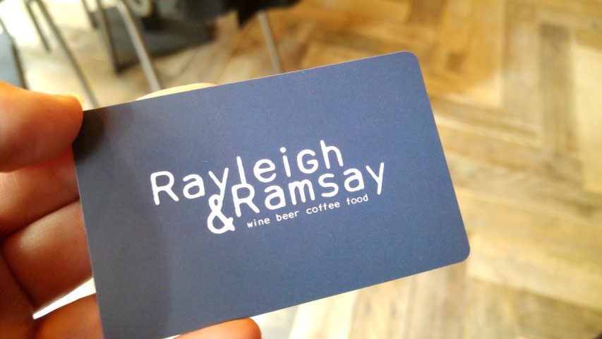 Rayleigh & Ramsay; tap nu zelf je glas wijn!