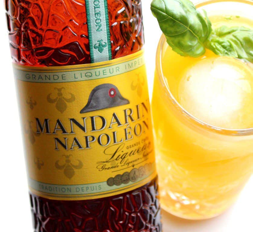 Mandarine Napoléon Mango cocktail