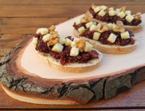 Bruschetta met Gruyère kaas en vijgencompote met port