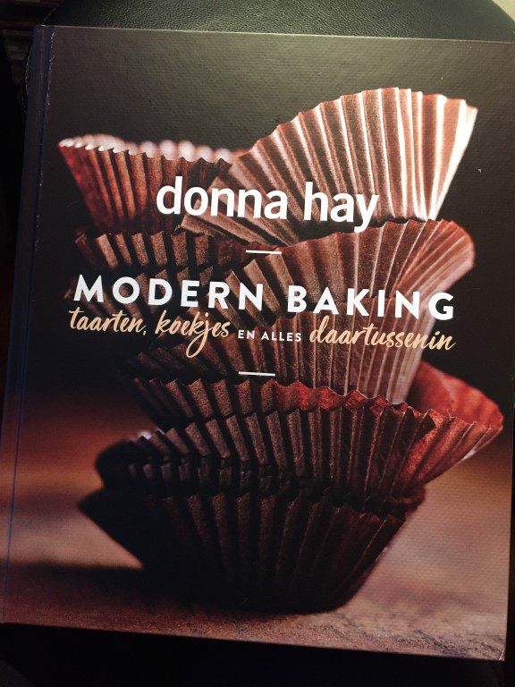Review: Modern Baking - Donna Hay