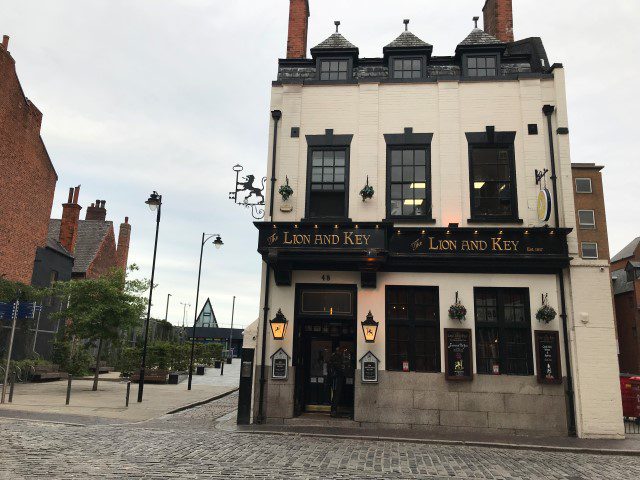 Citytrip Hull - The Lion and Key