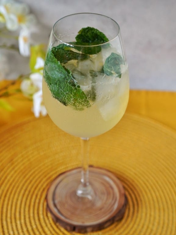 Mojito Royale cocktail
