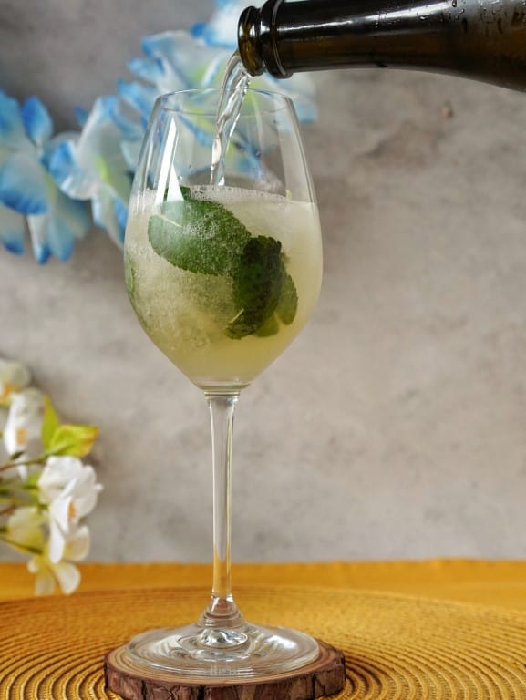 Mojito Royale cocktail