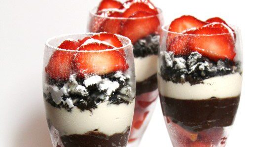 Oreo trifle met chocolademousse en aardbeien