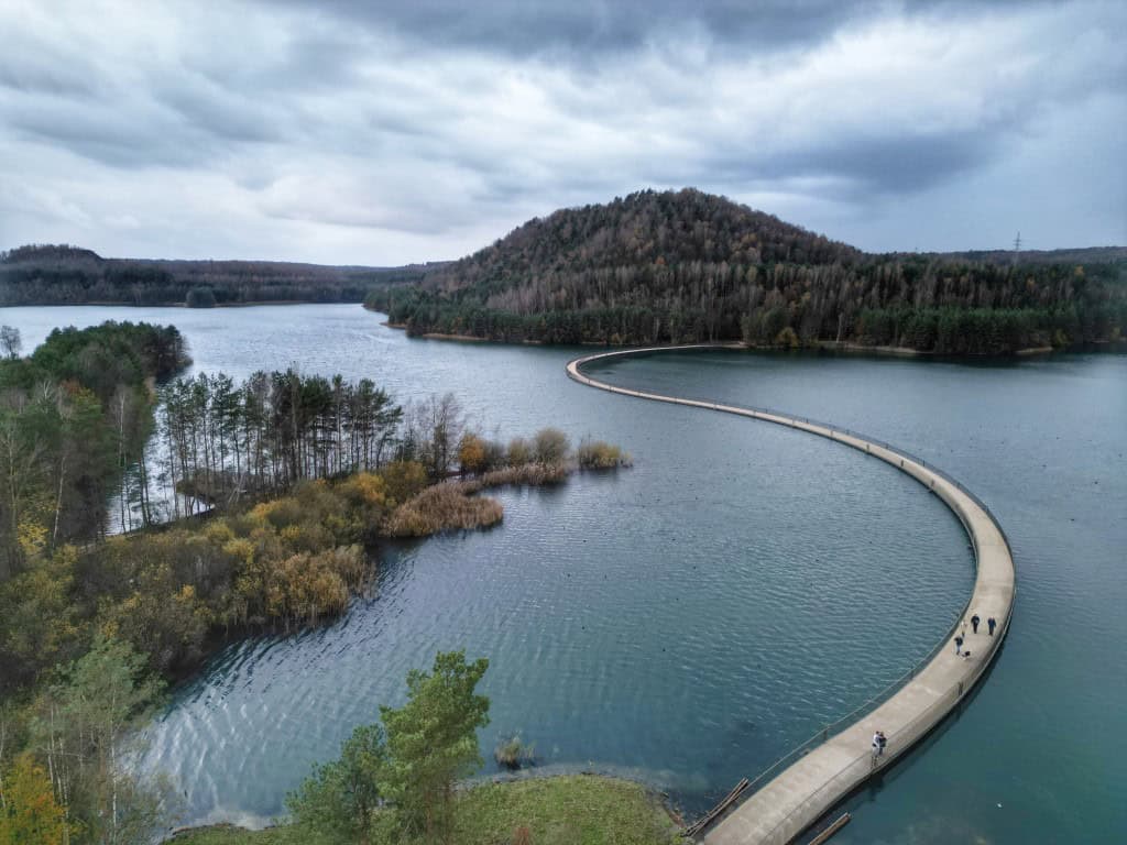 Nationaal Park Hoge Kempen - tweelingterril berg - drijvende pontonbrug 