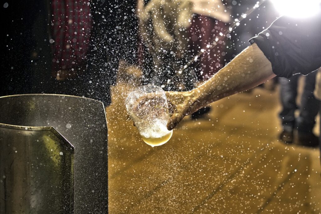 Cider uit Asturië (Noord-Spanje) is UNESCO-erfgoed 1 Cider uit Asturië (Noord-Spanje) is UNESCO-erfgoed = espichado-sidra- CUsersjmijtDownloadsFotos SidraFotos Sidra©Turismo Asturias - Joaquín Fanjul