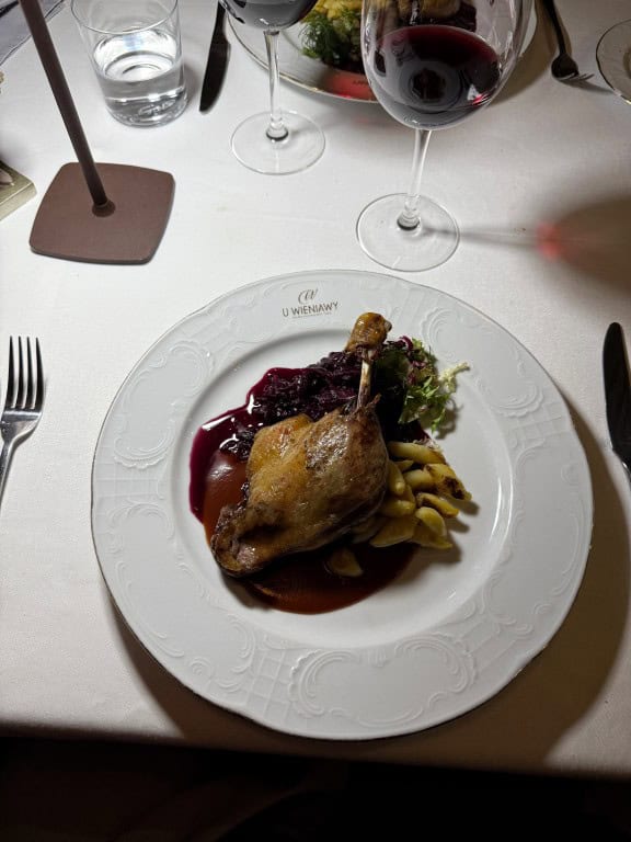 Warschau smaakt naar meer hier moet je zijn voor eten, wijn, wodka, bier en meer - Restauracja U Wieniawy