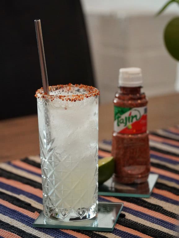 Zomerse cocktail met tequila - Reposado y Tajín Collins 