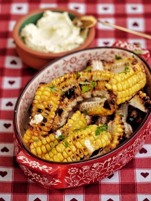Mais ribs Corn ribs van de Weber Lumin barbecue met whipped bourbon butter