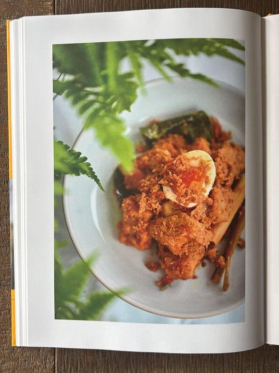 Review Maluku – Carl Lemette-Polhaupessy & Mas van Putten