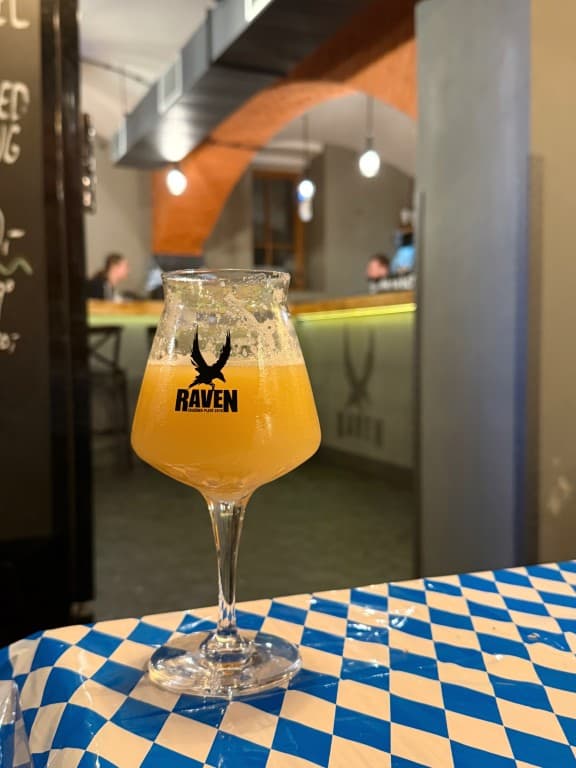 pub taproom pivovar Raven - Raven Brewery Pilsen 