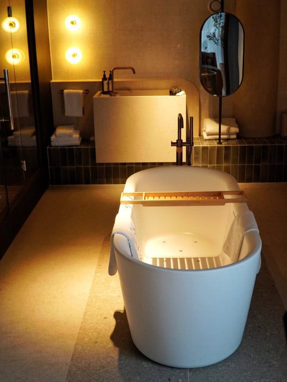 Suite dreams op de Cauberg: Thermae 2000 opent luxe Wellness Suites 8 Suite dreams op de Cauberg Thermae 2000 opent luxe Wellness Suites - luxe badkamer