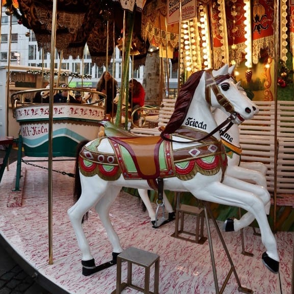 De Kerstmarkten in Keulen bezoeken 8 Kerstmarkten Keulen - Neumarkt