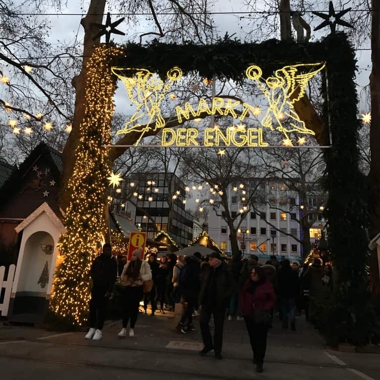 De Kerstmarkten in Keulen bezoeken 7 Kerstmarkten Keulen - Neumarkt
