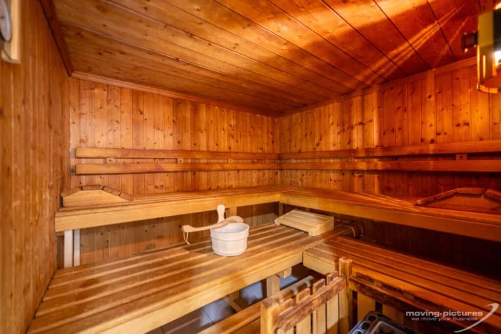 Winter in Davos: charme, pistes en comfort in het Turmhotel Victoria 2 Winter in Davos - charme, pistes en comfort in het Turmhotel Victoria - Aussenansicht-des-Turmhotel-Victoria-im-Winter-Turmhotel-Victoria-Davos