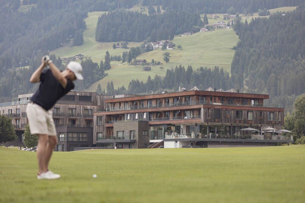 ALPS RESORTS: vrijheid, natuur en comfort 4 Berg Golf Resort Westendorf ALPS RESORTS