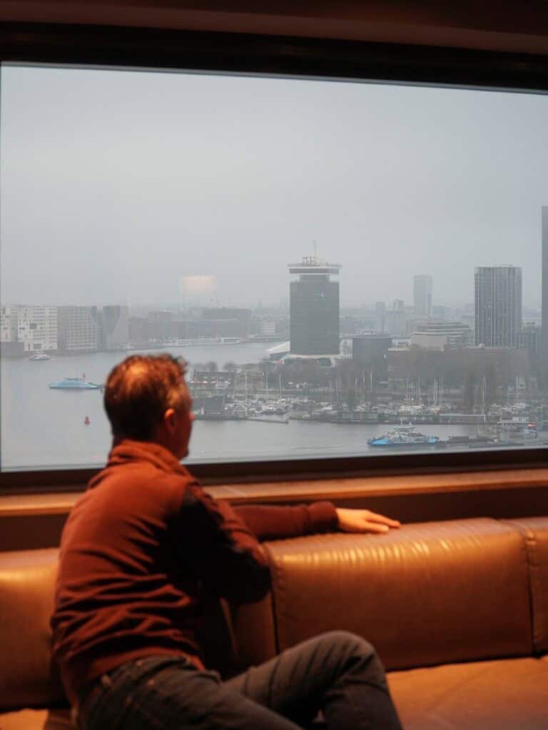 Mövenpick Hotel Amsterdam - Slapen aan het IJ 2 Classic King View kamer Mövenpick Amsterdam hotel