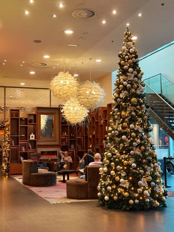 Mövenpick Hotel Amsterdam - Slapen aan het IJ 10 Mövenpick Hotel Amsterdam City Centre - sfeer en beleving