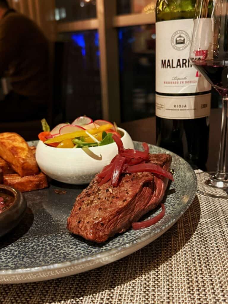 Mövenpick Hotel Amsterdam - Slapen aan het IJ 16 Mövenpick Hotel Amsterdam Restaurant