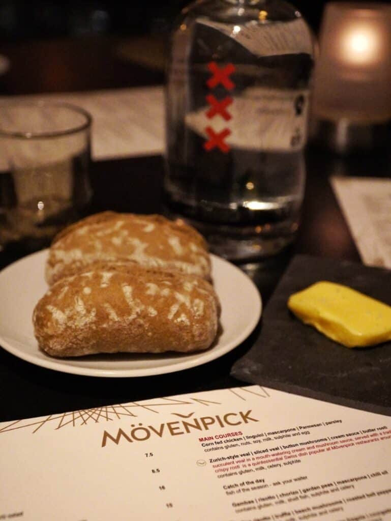 Mövenpick Hotel Amsterdam - Slapen aan het IJ 13 Mövenpick Hotel Amsterdam Restaurant