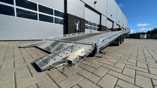 Brian james T Transporter 550x224 Voorraad model