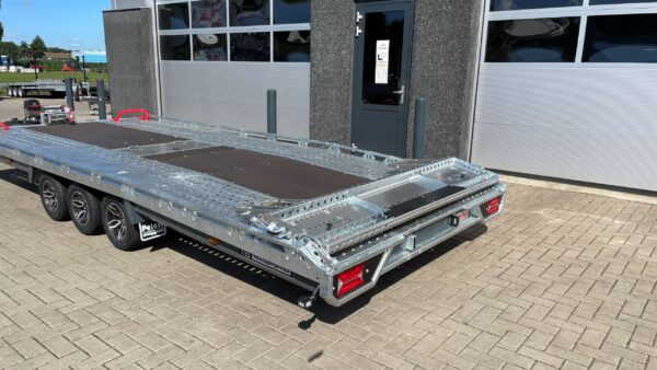 Brian james T Transporter 550x224 Voorraad model
