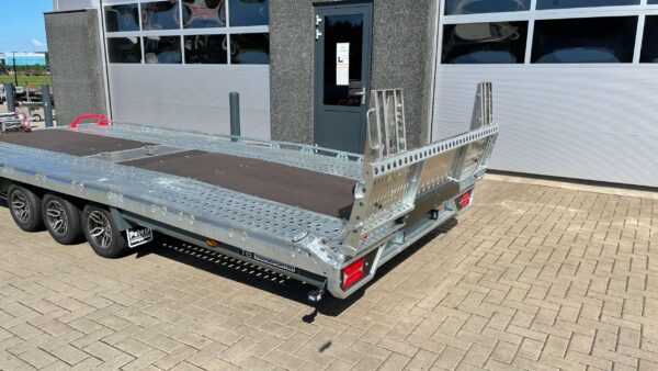 Brian james T Transporter 550x224 Voorraad model