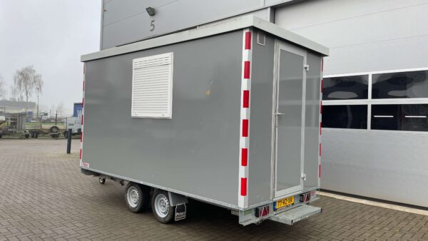 Brouwer Schaftwagen 2000kg 4.00m x 2.00m Bouwjaar 07-2021 - lichte buitenwand schade