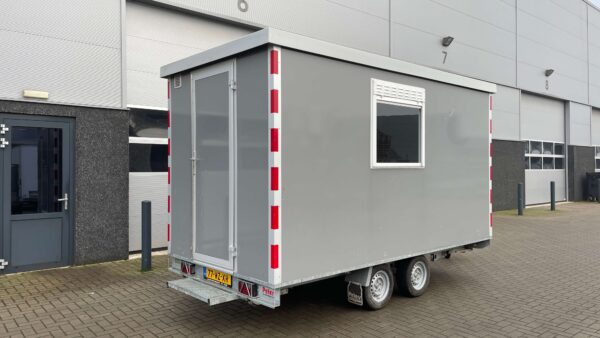 Brouwer Schaftwagen 2000kg 4.00m x 2.00m Bouwjaar 07-2021 - lichte buitenwand schade