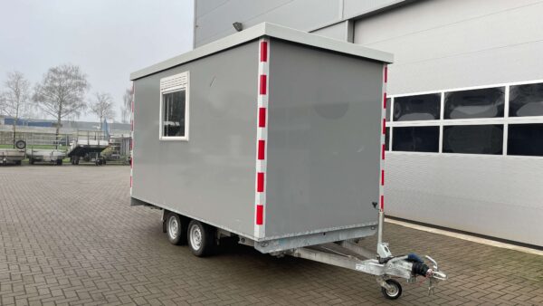 Brouwer Schaftwagen 2000kg 4.00m x 2.00m Bouwjaar 07-2021 - lichte buitenwand schade