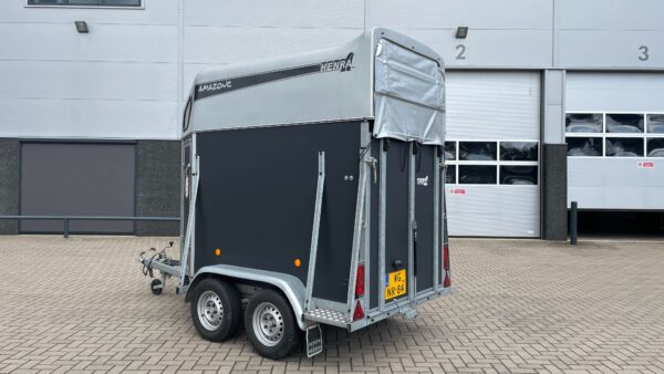 Gebruikte paardentrailer Henra 1-paards Zeer nette staat!