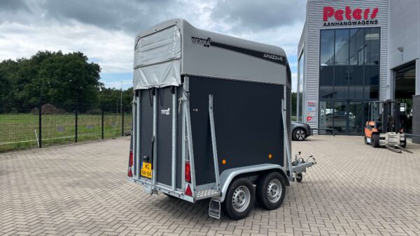 Gebruikte paardentrailer Henra 1-paards Zeer nette staat!