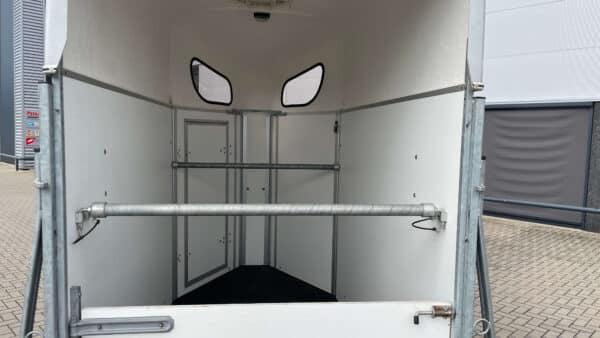 Gebruikte paardentrailer Henra 1-paards Zeer nette staat!