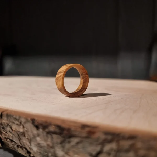 20230928 113545 Olijfhouten ring incl. graveren - Natuurlijk Materiaal - Ring voor mannen, Ring voor Vrouwen, Verlovingsring