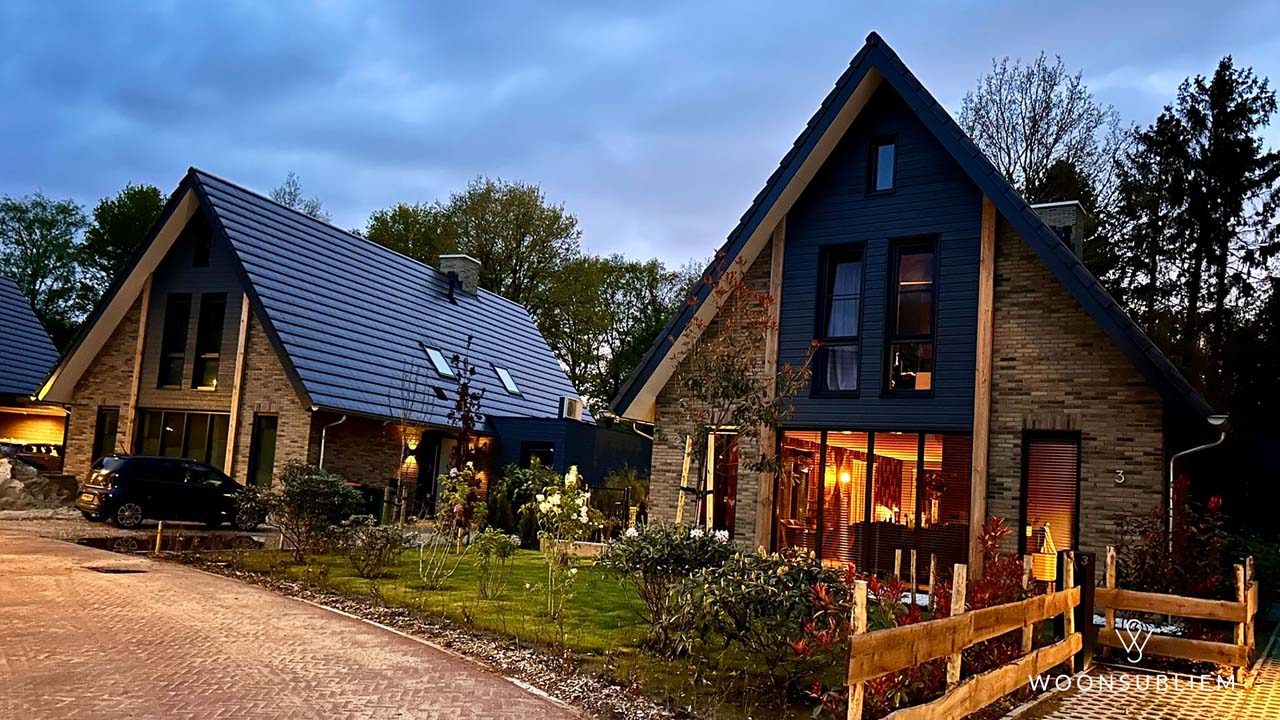 Moderne schuurwoningen bouwen met eiken gebinten – project Vrijheidshof Gieten