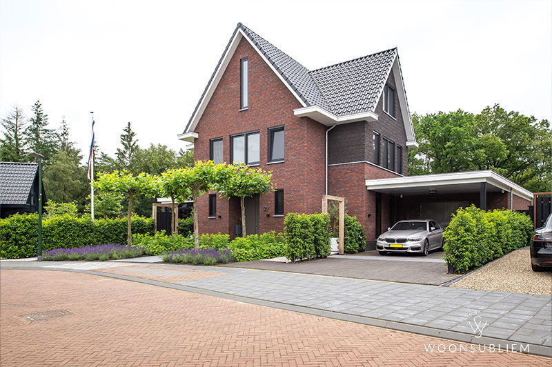 Klassieke woning van WoonSubliem – statige architectuur met symmetrische gevel, rijke detaillering en traditionele dakvorm. Ontwerp #343 in tijdloze stijl